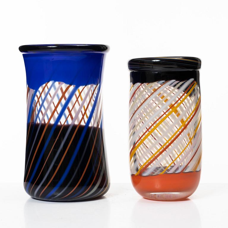 Erik Höglund, vaser, 2 st, Studioglas, Strömbergshyttan, 1988-89.
