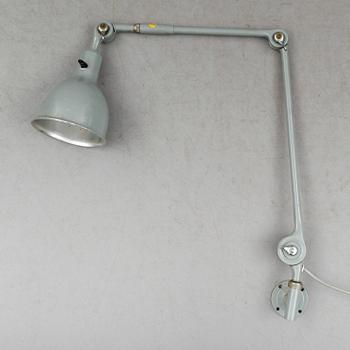 INDUSTRILAMPA, metall, PeFeGe, 1900-talets mitt.