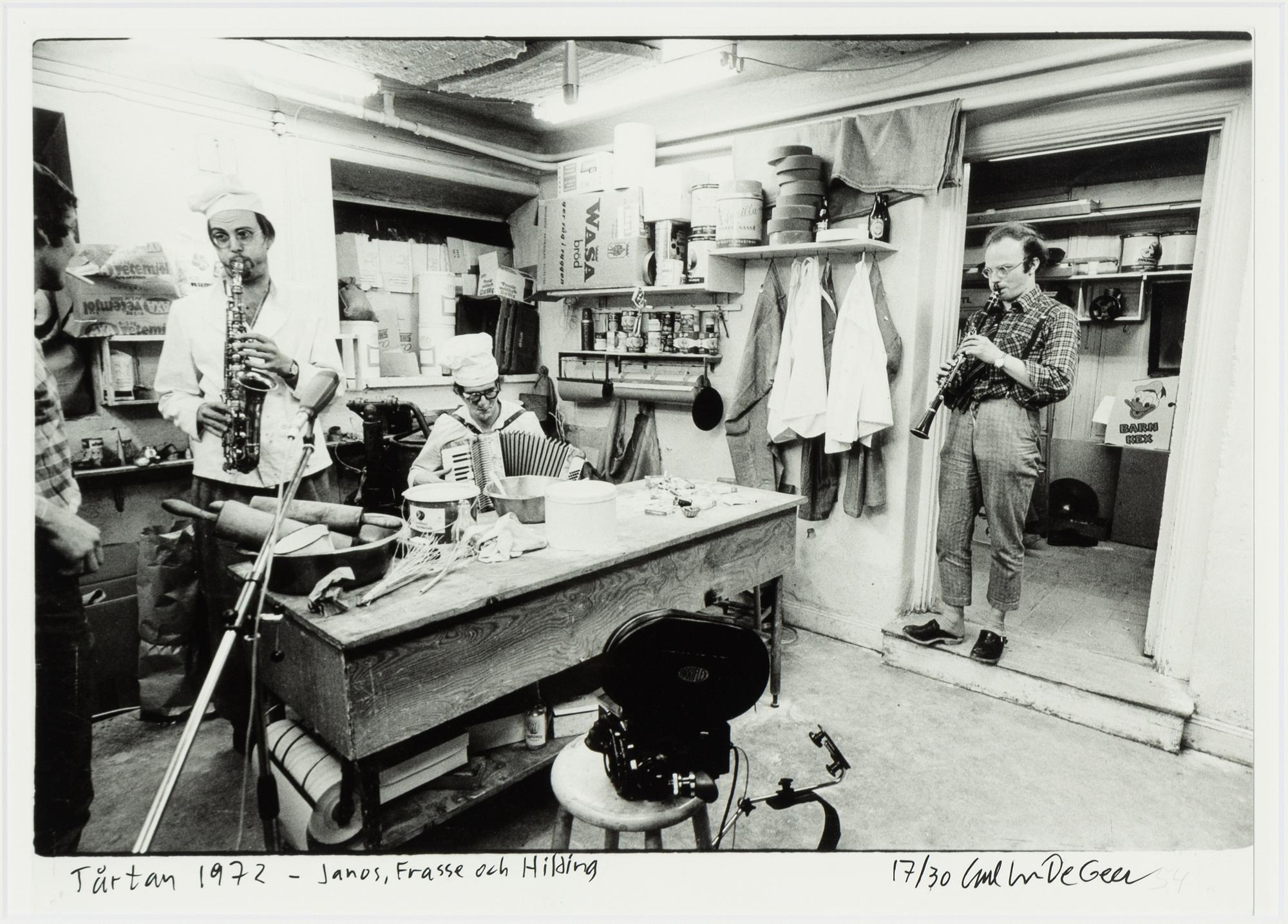 Carl Johan De Geer, fotografi, signerat 17/30.