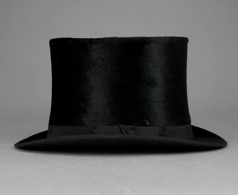 HATT med HATTASK, 1900-talets början.