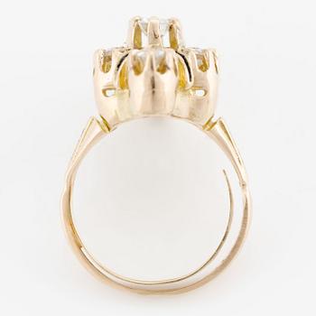 Ring 14K guld och emalj med runda briljantslipade diamanter.