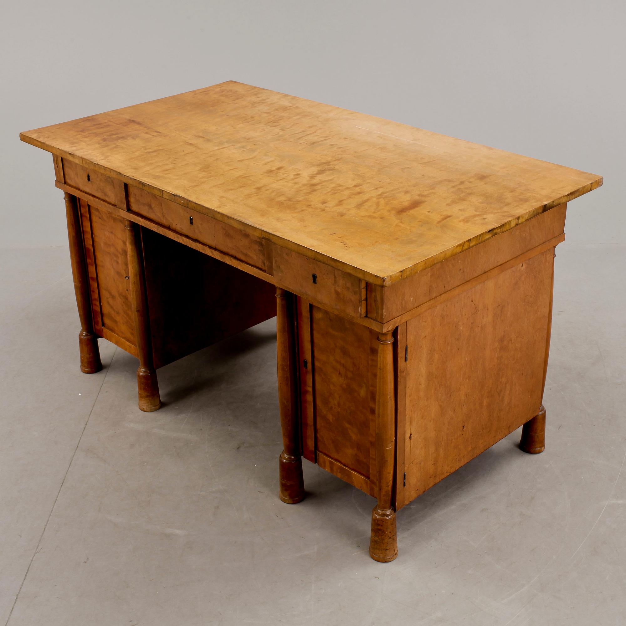 SKRIVBORD, Karl-Johanstil, 1900-talets början.