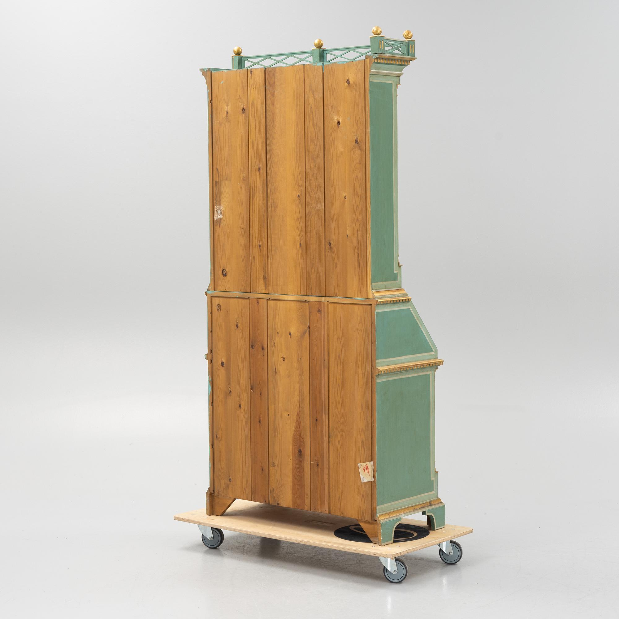 Skrivskåp med vitrin, Louis XVI-stil, Danmark, 1900-talets andra hälft.