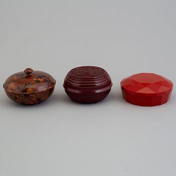 a set of 10 plastic boxes from England and Germany, 1930's.