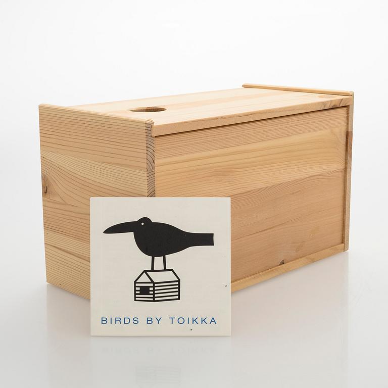 Oiva Toikka, an annual bird 2003, signed O. Toikka Nuutajärvi 2003.