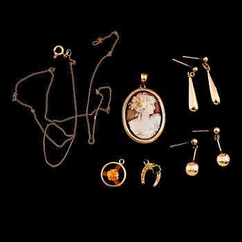 SAMLING SMYCKEN, 5 delar, 18K guld, 1900-talets andra hälft. Total vikt med kamé ca 10 g.