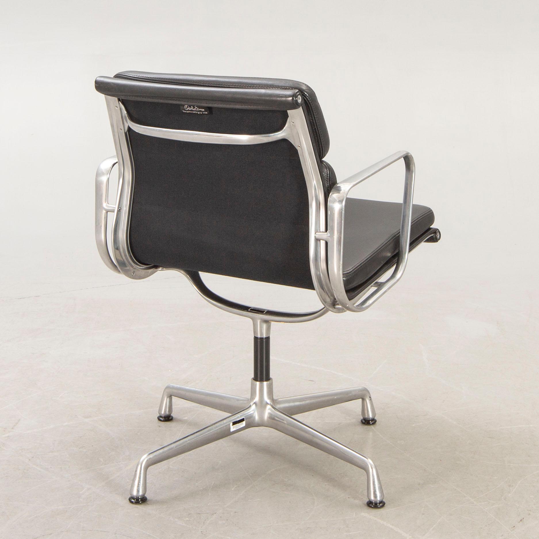 Charles & Ray Eames, Desk Chair, "EA 207 Soft Pad Chair", Vitra.