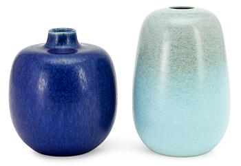 541. Two Erich & Ingrid Triller stoneware vases, Tobo.