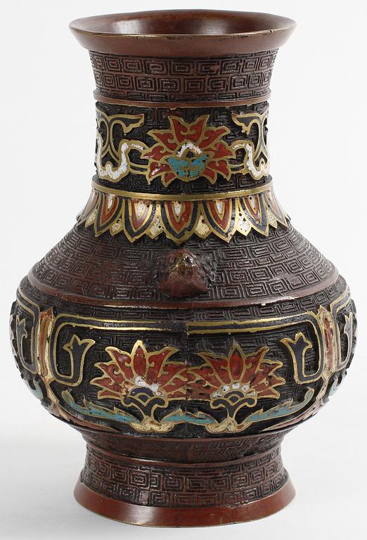 VAS, cloisonné, Kina, 1800/1900-tal.