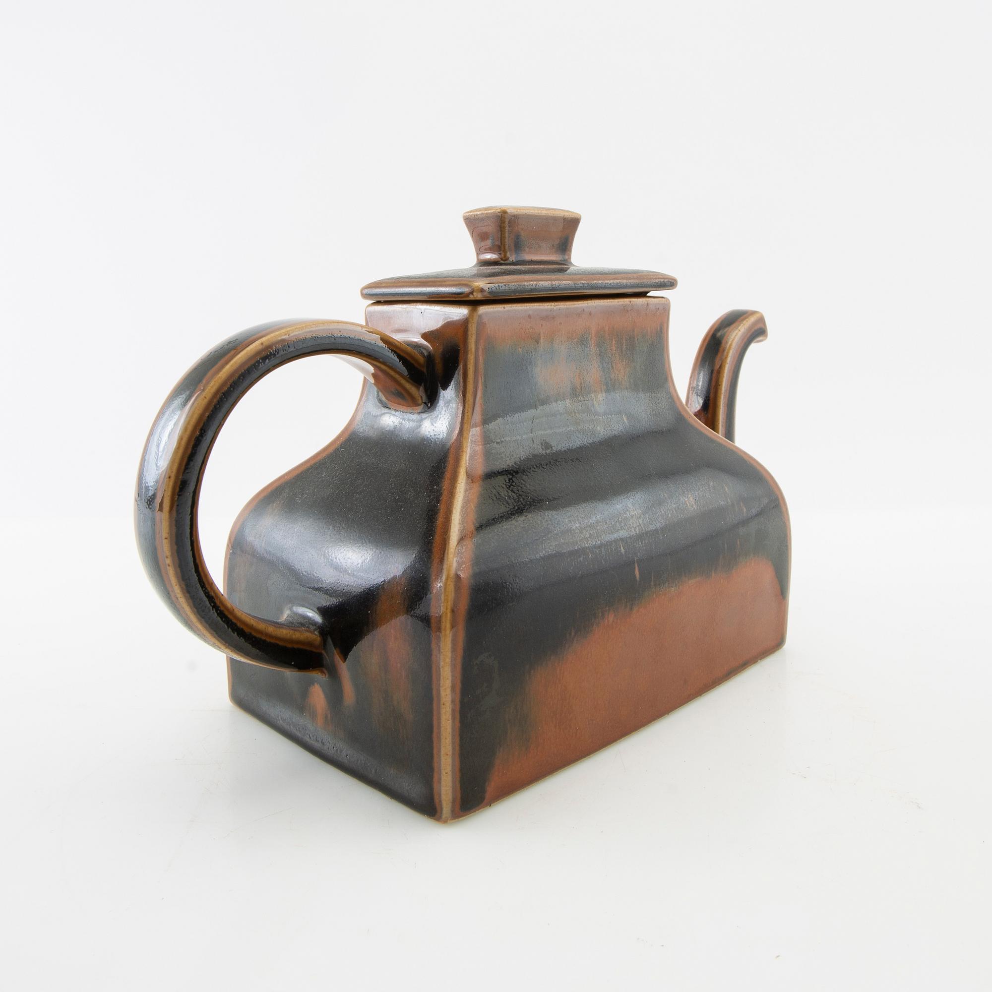 Signe Persson-Melin, Teapot "The Chinese" Rörstrand signed and numbered 203.