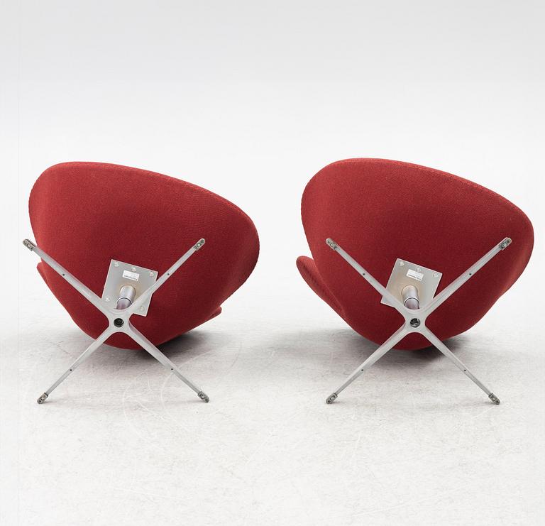 Arne Jacobsen, armchairs, a pair of "Swan", for Fritz Hansen, Denmark, 2004.