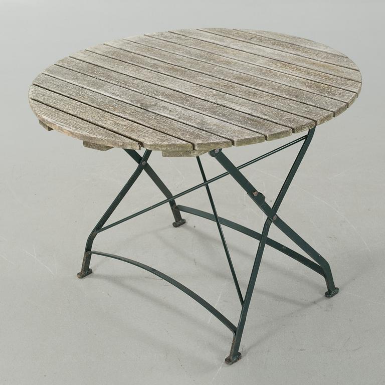 A garden group of five pieces, second half of the 20th century.