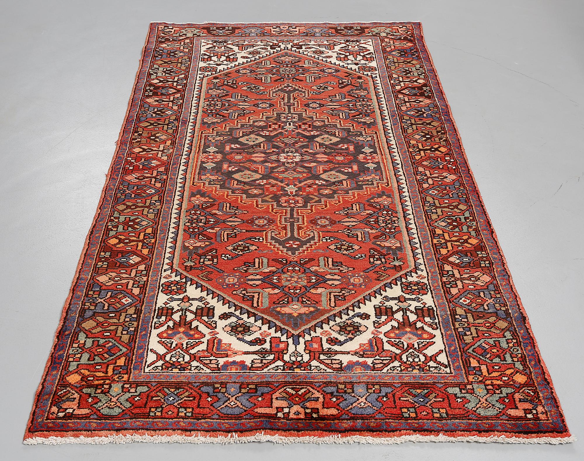MATTA, Zendjan, 1900/2000-tal, 240x125 cm.