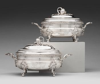 205. Edward Wakelin, Terriner, ett par, silver, London 1755, rokoko.