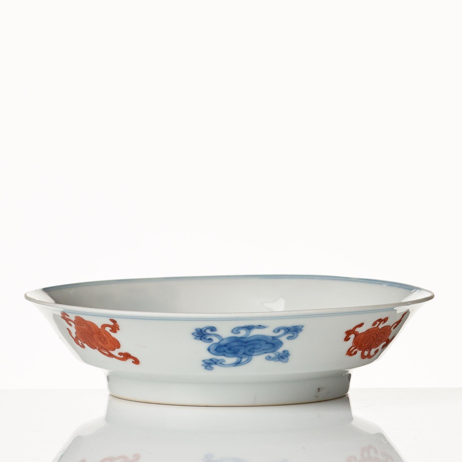 A doucai dish, Qing dynasty.