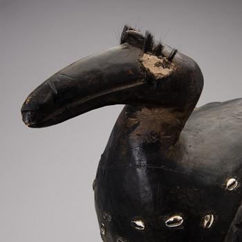 AN AFRICAN BIRD SCULPTURE, wood, middle of the 20th century.