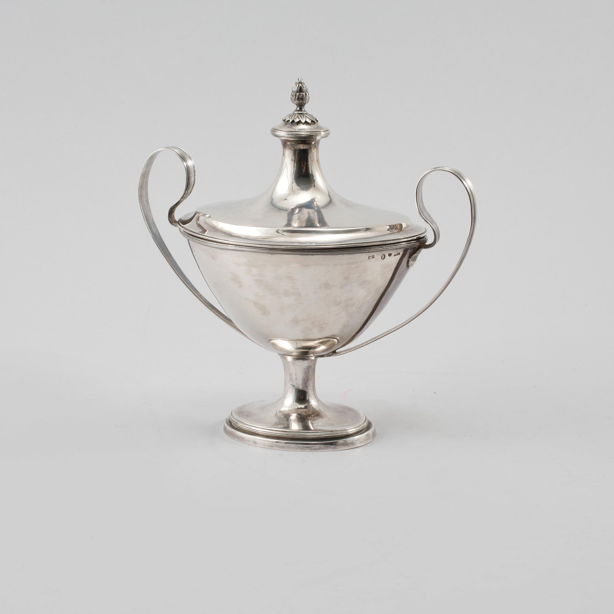 STRÖSOCKERSKÅL, silver, Johan Wilhelm Zimmerman, Stockholm, 1797, vikt 479 gram.