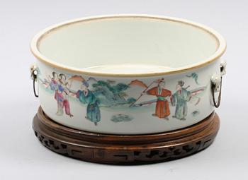 SKÅL, porslin. Kina 1800-tal.