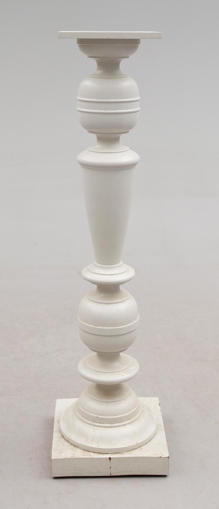 PIEDESTAL, 1900-talets första hälft.