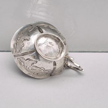 A Russian silver vodka cup, makers mark Fyedor Tichonov Kryskev, Moscow 1770´s.
