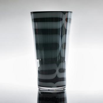 INGEGERD RÅMAN, vas, glas, signerad Orrefors Limited 2003 9032-88 Ingegerd Råman 7-70.