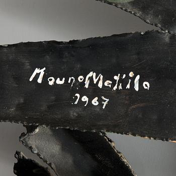 Mauno Mattila, veistos, hitsattua metallia, signeerattu ja päivätty 1967.