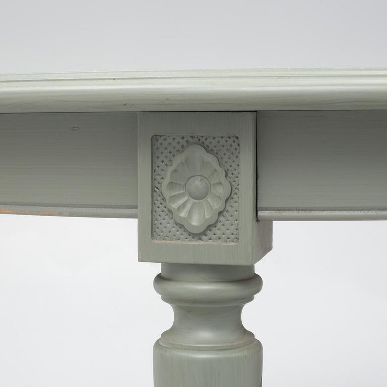 Dining table, with 2 armchairs and 6 chairs, Gustavian style, late 20th century.