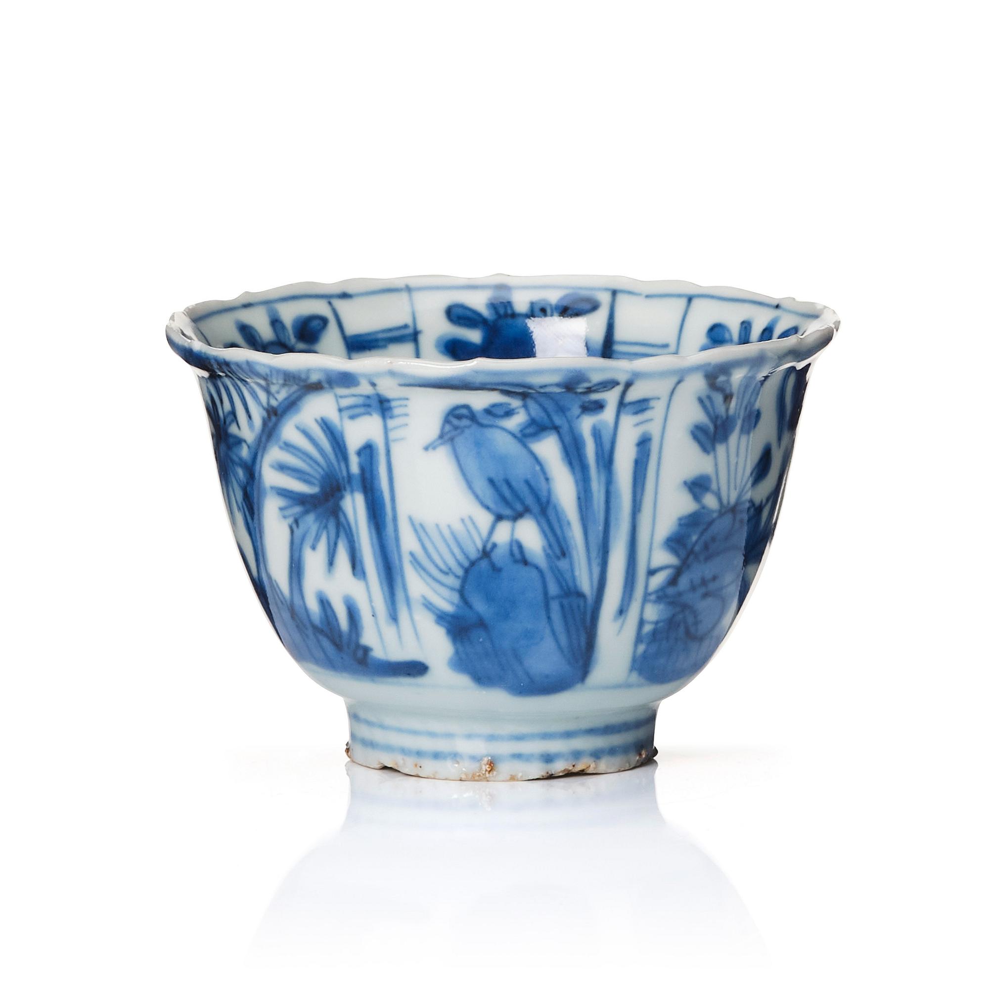 A blue and white kraak cup, Ming dynasty, Wanli (1572-1620).