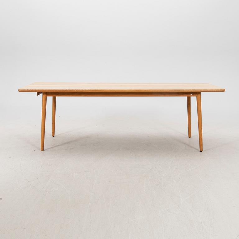 Jonas Lindvall, matbord "Miss Holly" för Stolab 2000-tal.