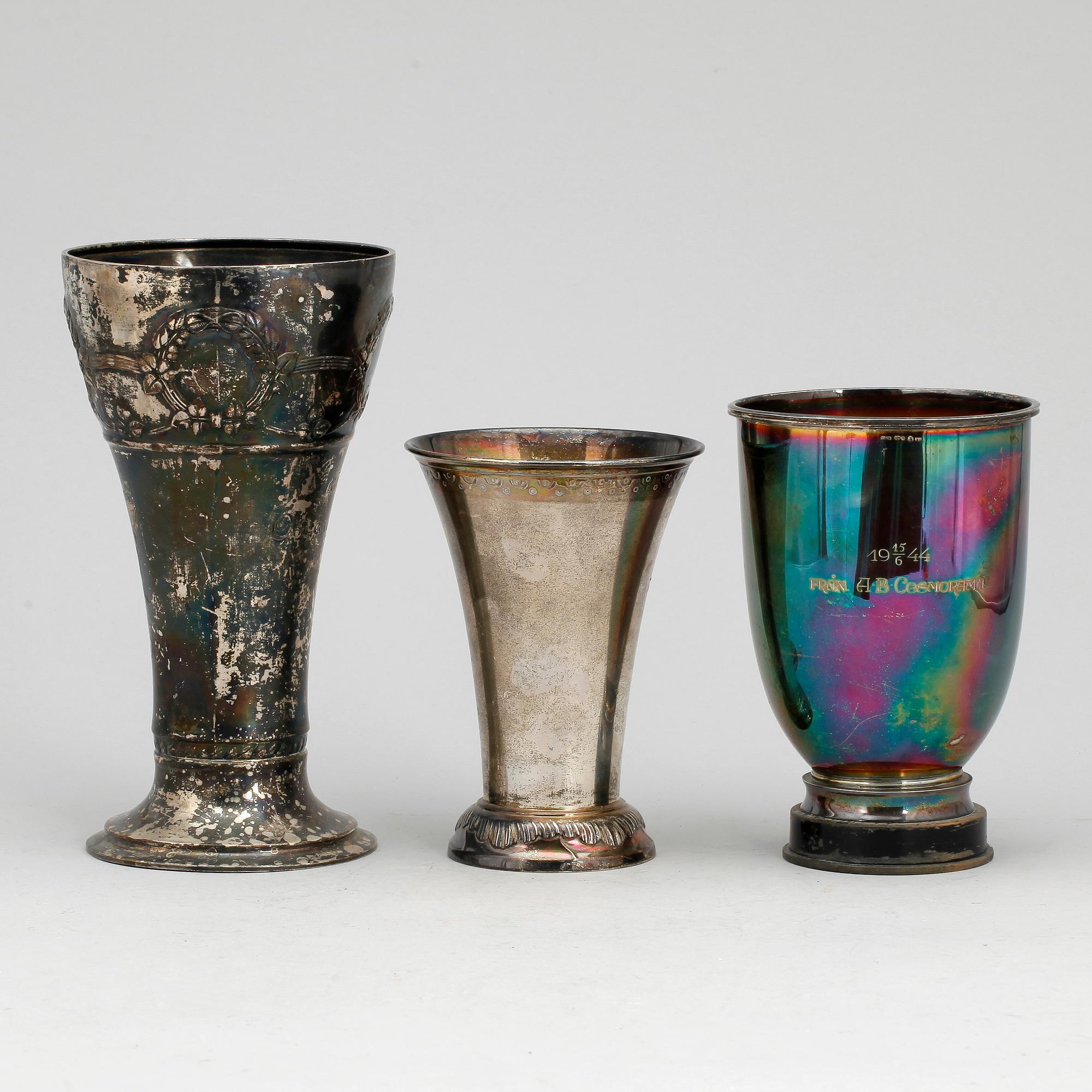 BÄGARE, silver, 3 st, bl.a. GAB, Stokholm, 1906. Vikt 639 gram.