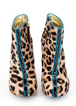 A pair of leopard patterned ancle boots by Dsquared.