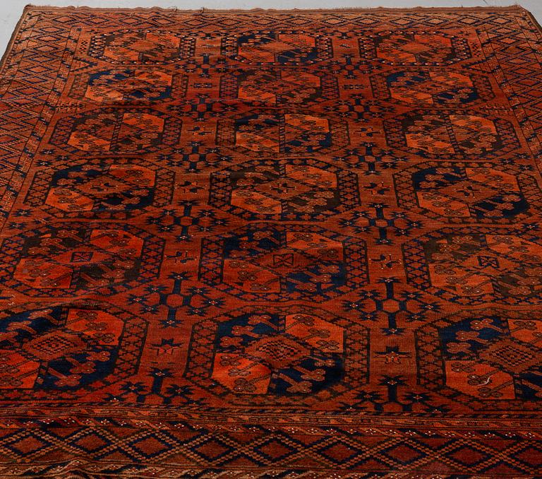 A CARPET, semi-antique Ersari, ca 278 x 195 cm.