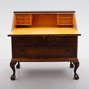 SEKRETÄR, Chippendalesti, 1900-talets första hälft.