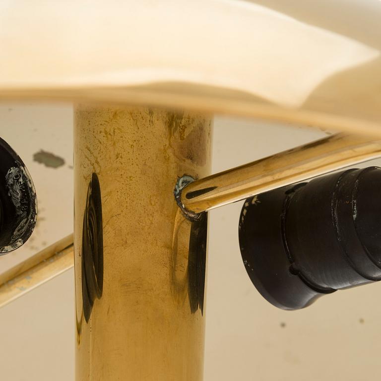 Paavo Tynell, A mid-20th century '5061' table lamp for Idman Finland.