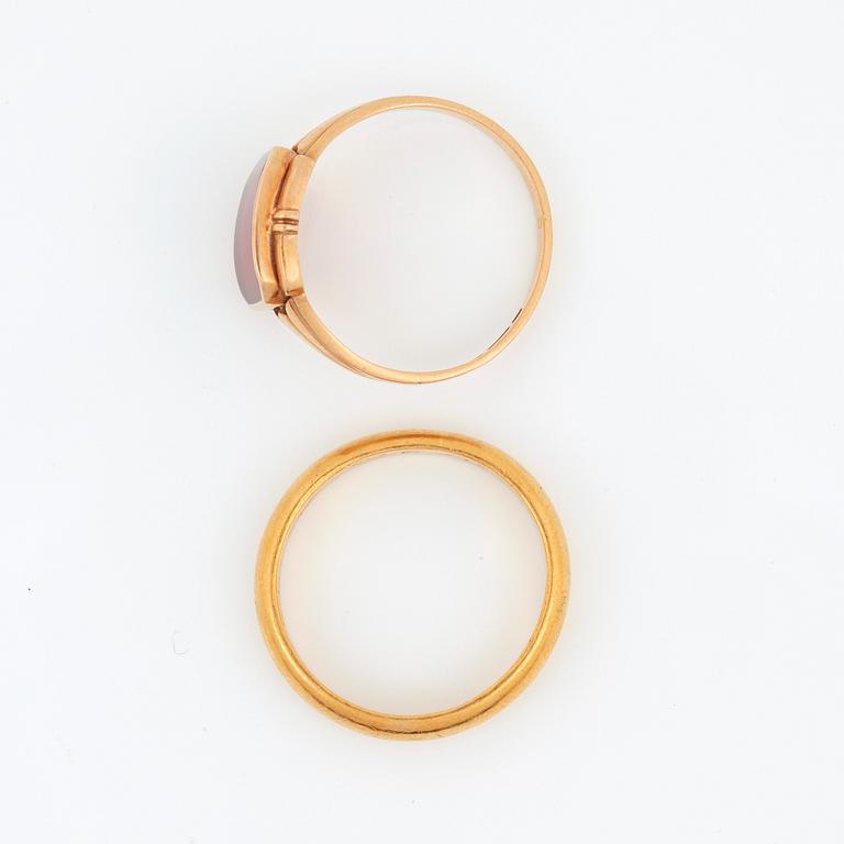 RINGAR, 18 kr samt 21 k guld. Totalvikt ca 13,5 gram.