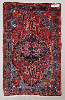 MATTA, Hamadan, ca 213 x 136 cm.
