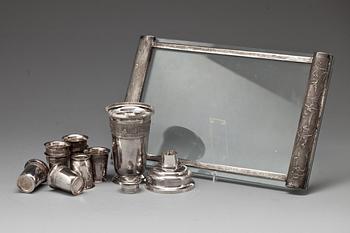 DRINKSET, 10 delar, silver och glas, Vietnam, 1900-tal, totalvikt ca 1335 g.