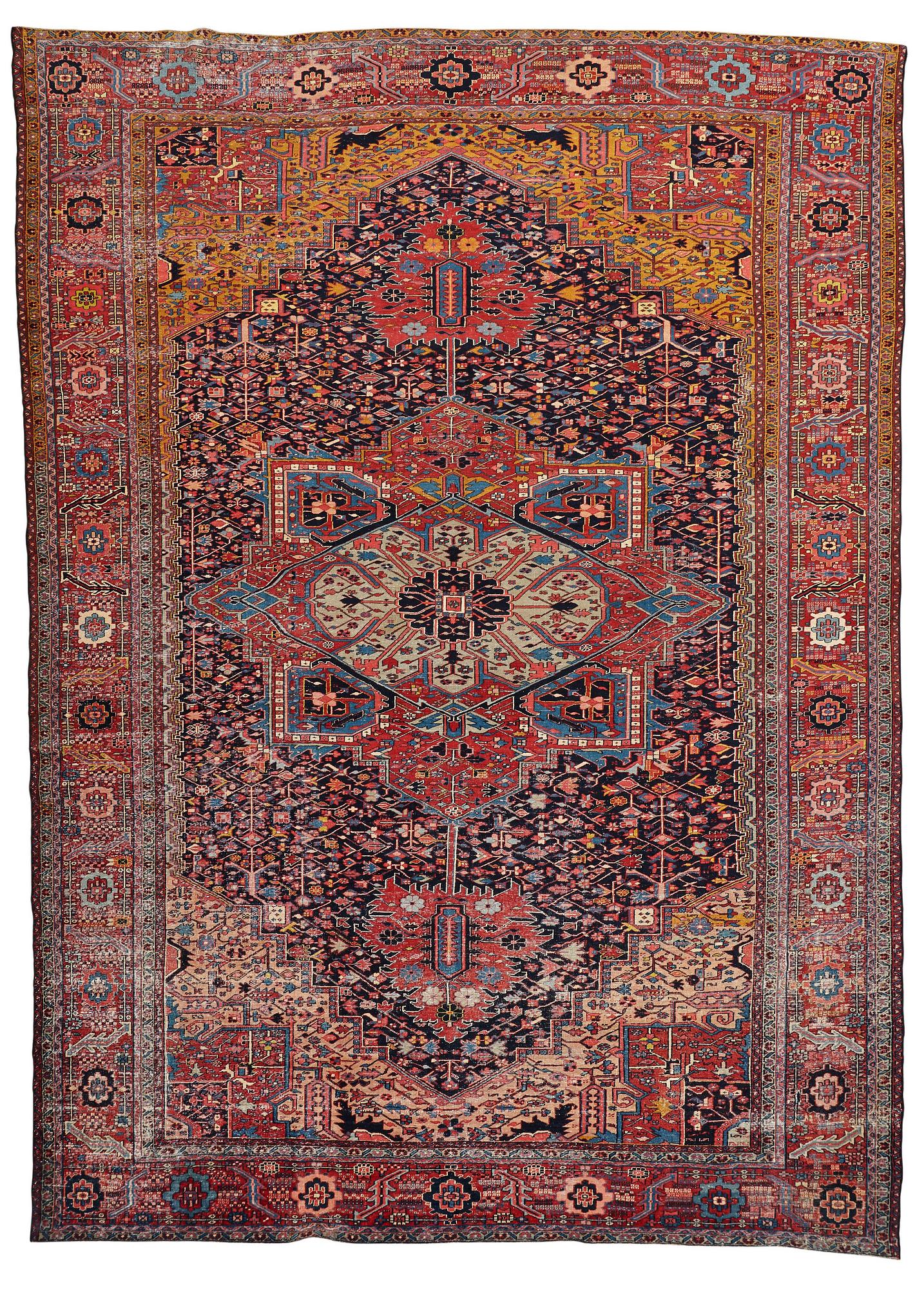 Matto, a semi-antique West Persian, ca 466,5-470,5 x 334,5-350 cm.