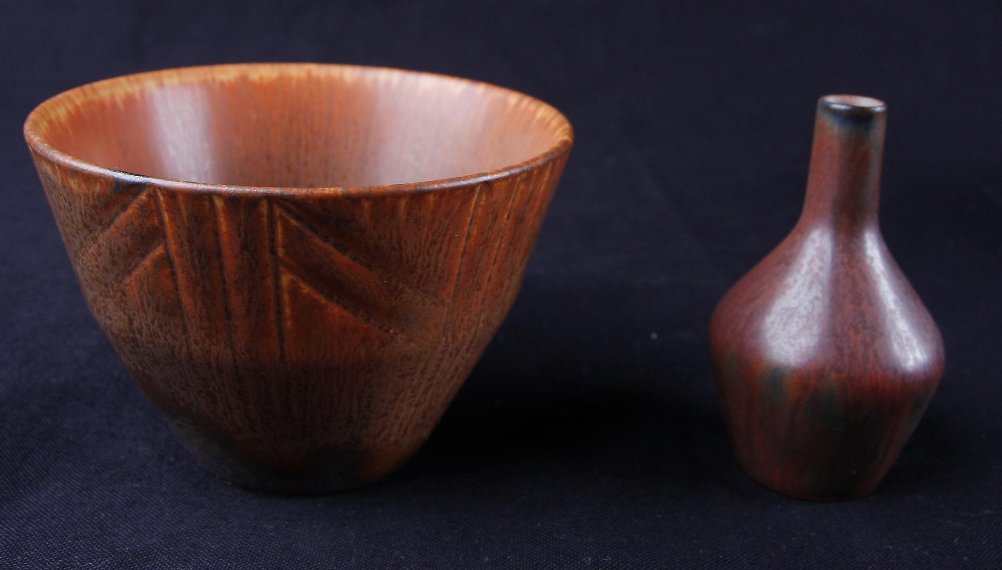 VASER SAMT SKÅL OCH TEKANNA, 6 delar, stengods, bla Carl Harry Stålhane, Rörstrand resp Gustavsberg.