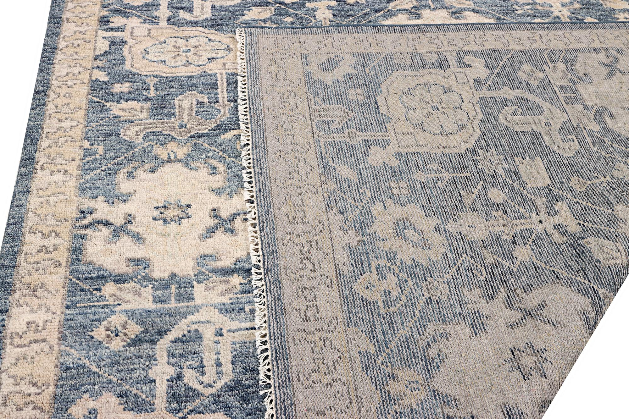 Matta, med sk. Mamlukdesign, ca 307 x 253 cm.