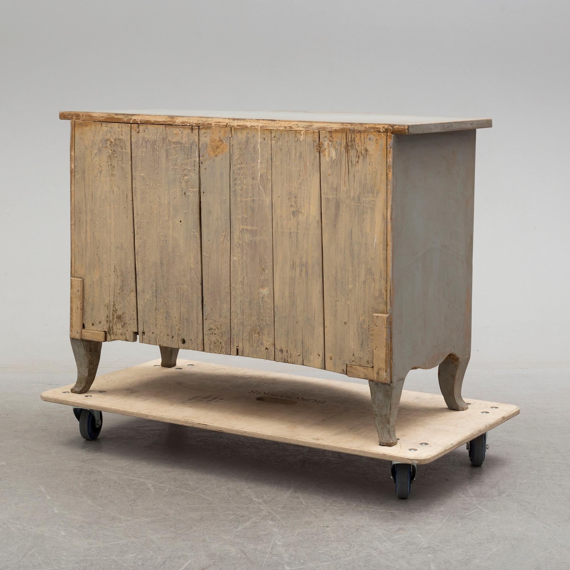 A 18th century rococo chest of drawers.