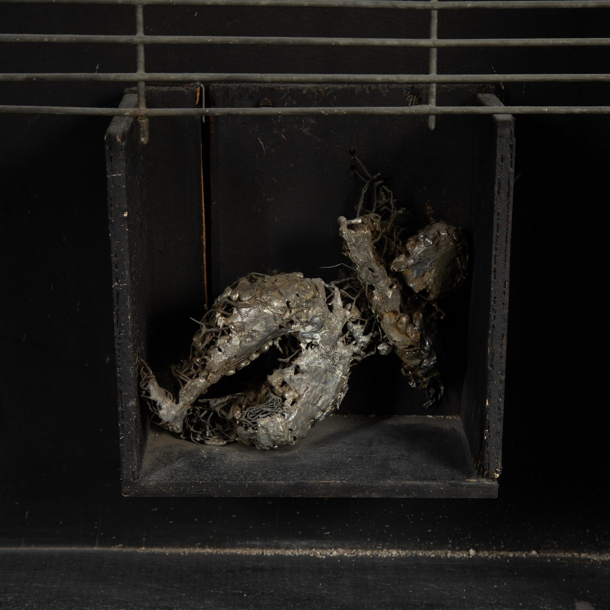 Torsten Renqvist, assemblage i låda, a tergo signerad.