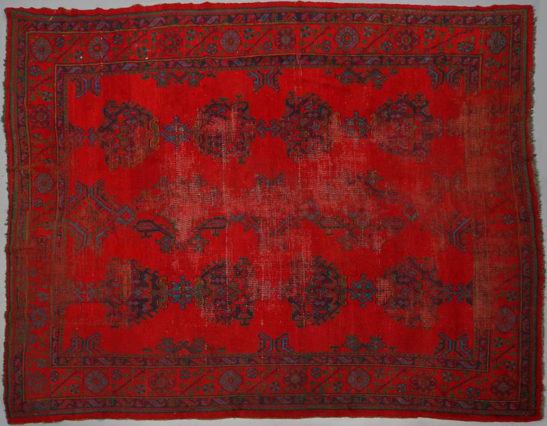 MATTA, Oushak, semiantik, 355 x 300 cm.