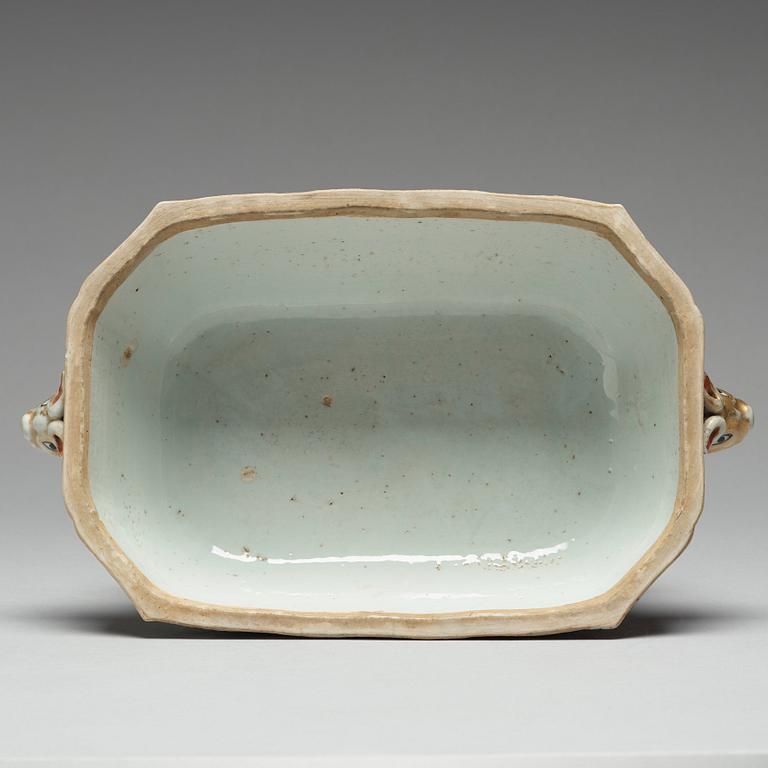 TERRIN med LOCK, kompaniporslin. Qingdynastin, Qianlong (1736-95).