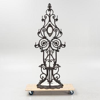 A coat rack, first half of the 20th Century.