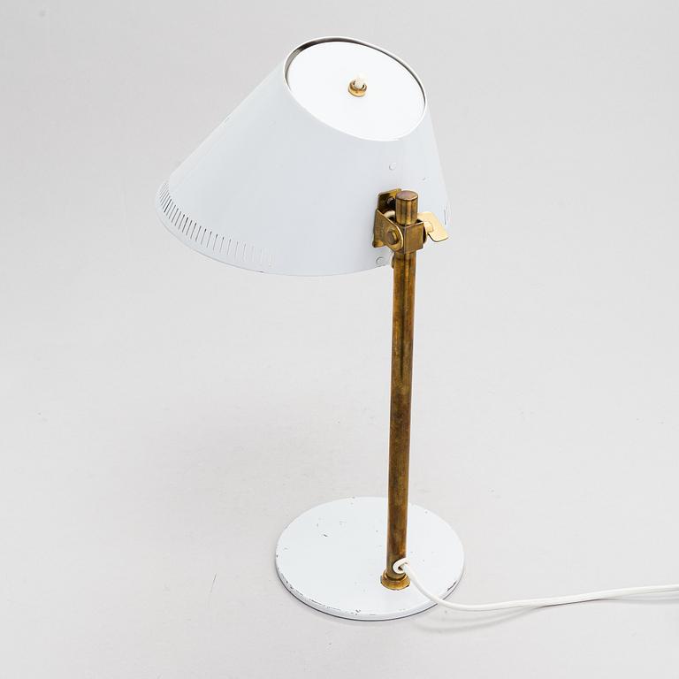 Paavo Tynell, A mid-20th-century '9227' table lamp for Idman, Finland.