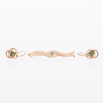 ÖRHÄNGEN samt BROSCH, 14K guld, turkoser. Finska stämplar, N. Westerback och V. Hamara 1950-tal.