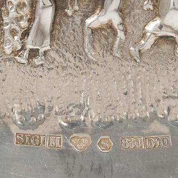 Olle Ohlsson, A silver dish, signed 1978 and numbered 78/350, Silvergillet AB, Malmö 1978.