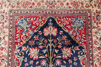 Carpet, Ghom, semi antique. 120 x 80 cm.