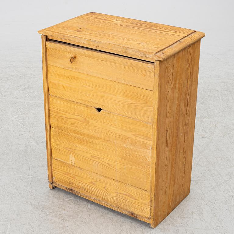 Drawer cabinet, folk art, 19th century.